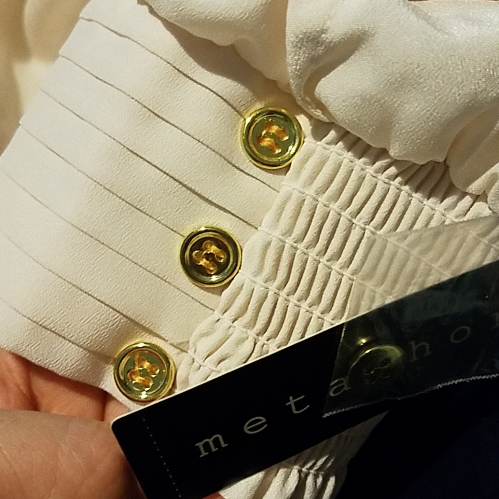 clothes - Picture 2 of 2